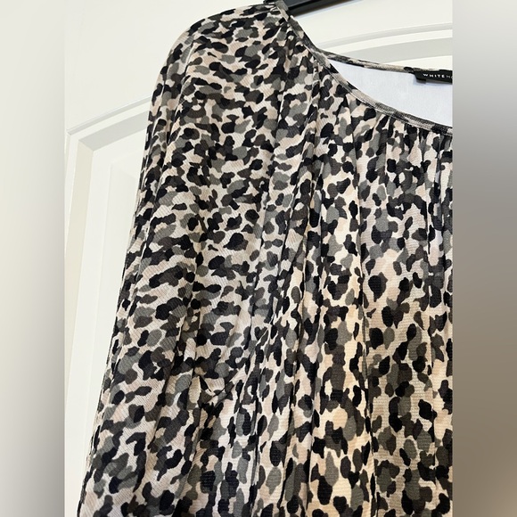 White House Black Market Top - Picture 8 of 9